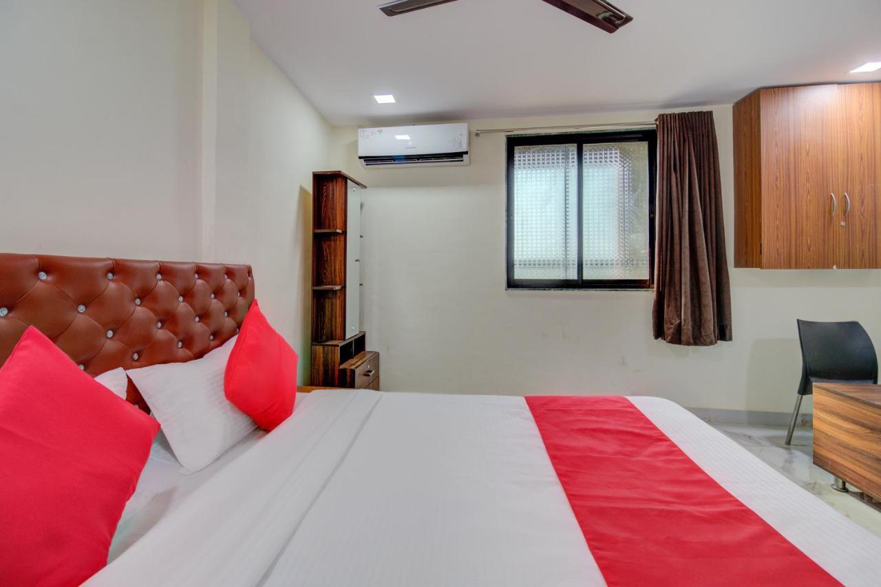 Oyo 67979 Hotel Hollywood Park Sasupāda Extérieur photo