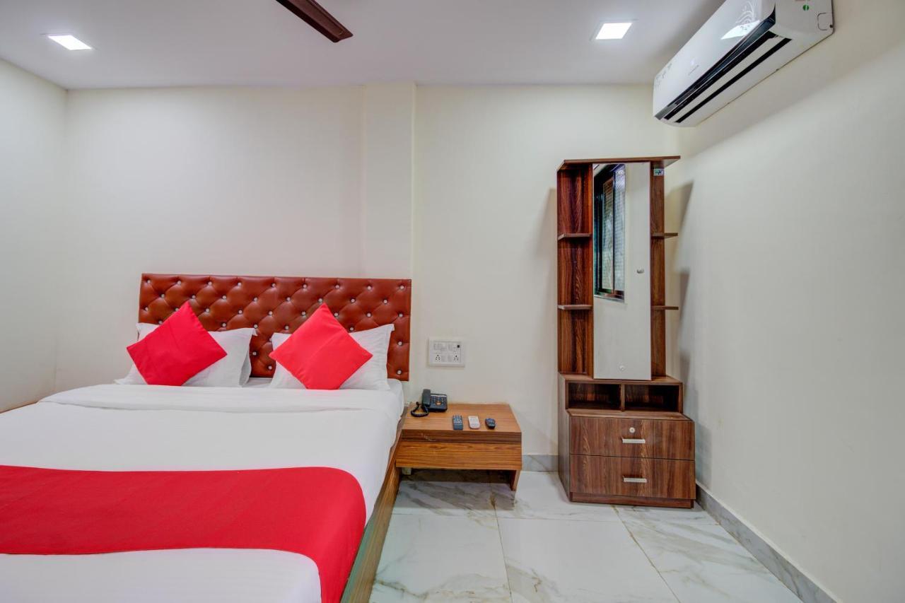Oyo 67979 Hotel Hollywood Park Sasupāda Extérieur photo