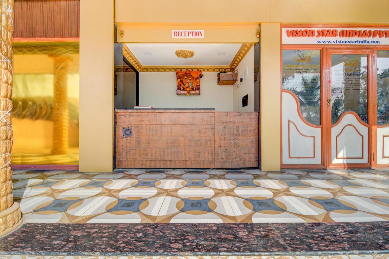 Oyo 67979 Hotel Hollywood Park Sasupāda Extérieur photo